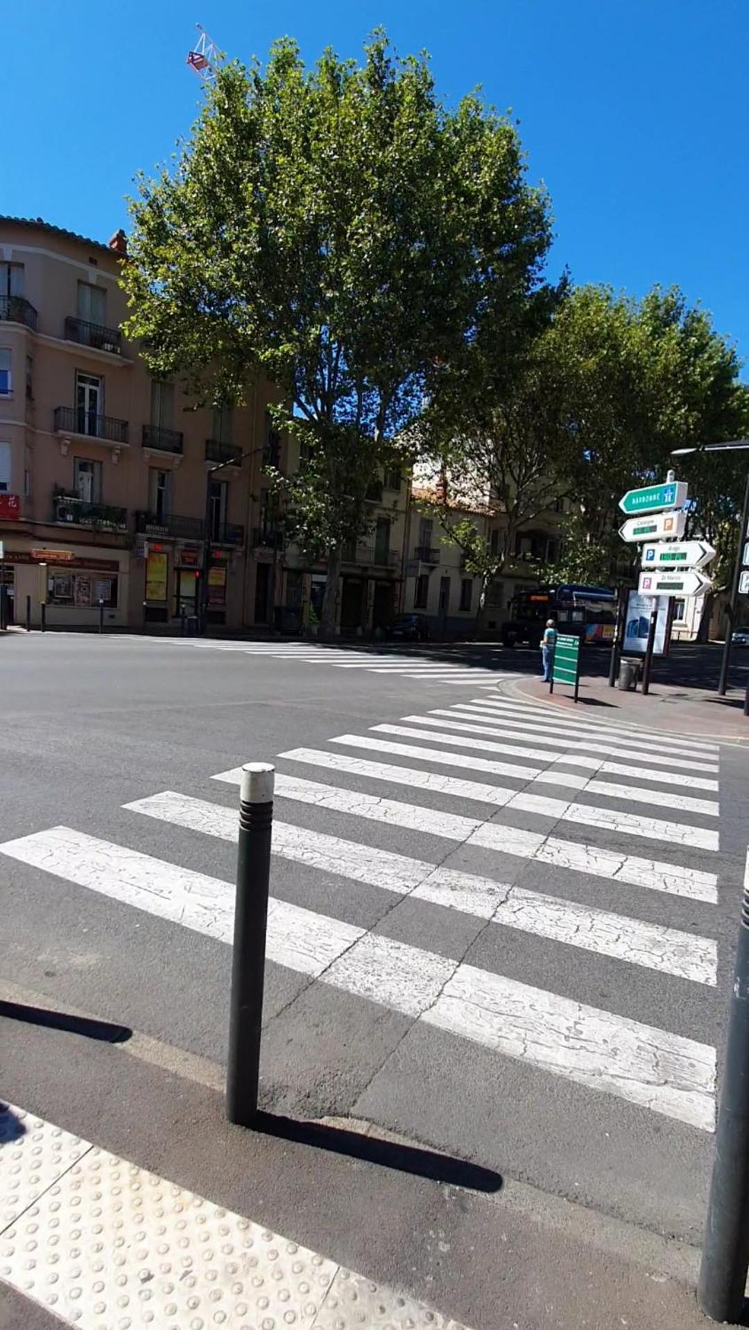 Sejour Perpignan Avec Petit-Dejeuner A La Demande Et Piscine A 20 Minutes De L'Espagne A Le Palace Climatise Luaran gambar