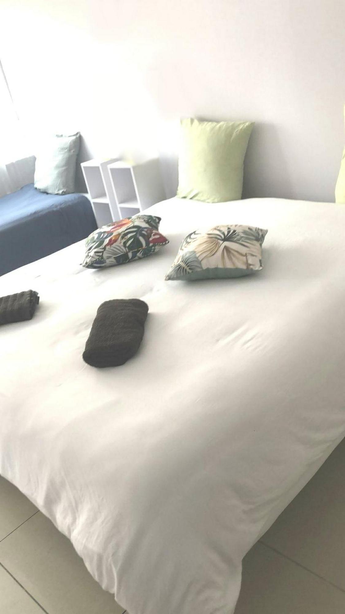 Sejour Perpignan Avec Petit-Dejeuner A La Demande Et Piscine A 20 Minutes De L'Espagne A Le Palace Climatise Luaran gambar